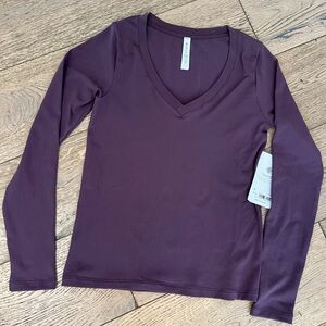 Athleta Renew Seamless V Neck ribbed long sleeve top size M - NWT